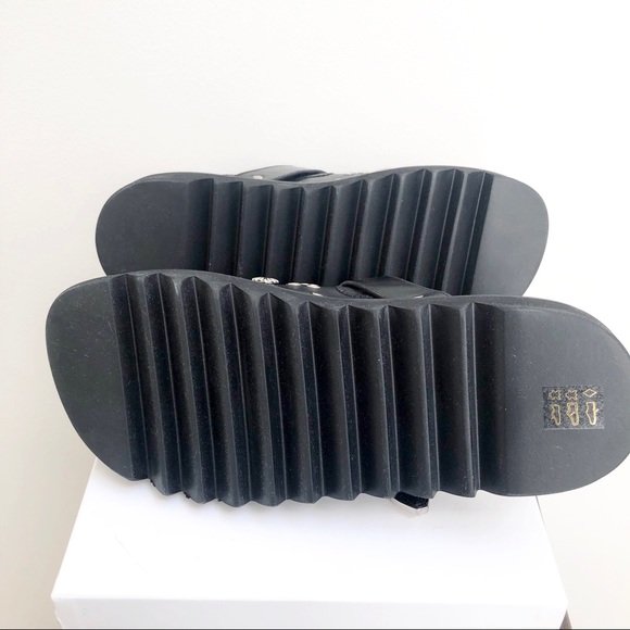 Toga Virilis Studded Black Leather Clogs - Picture 6 of 7